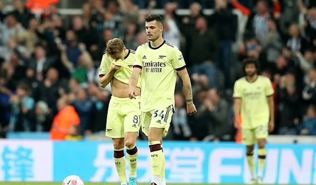 Xhaka: Arsenal với Newcastle nên đổi vị trí - Bóng Đá