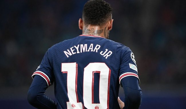 Neymar sành điệu đi sự kiện bên cạnh