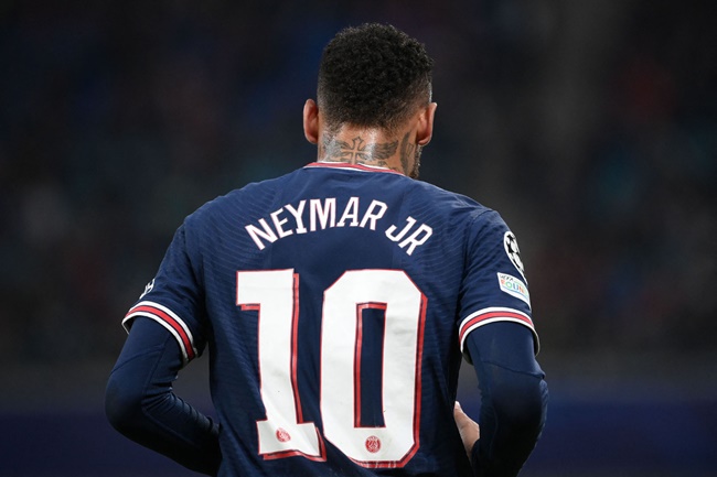 Neymar sành điệu đi sự kiện bên cạnh