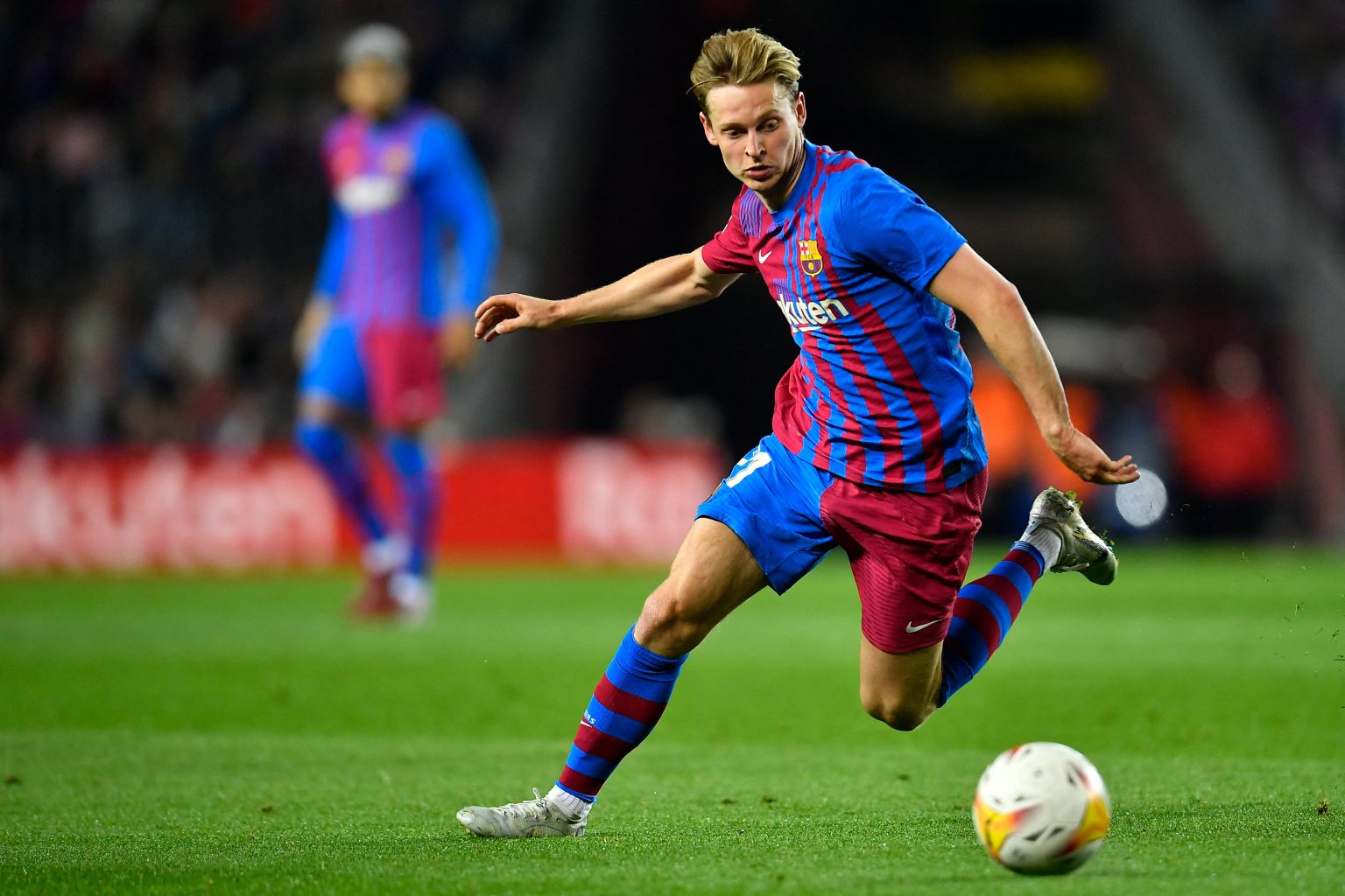 Xavi willing to sell other players in order to keep Frenkie de Jong – report - Bóng Đá