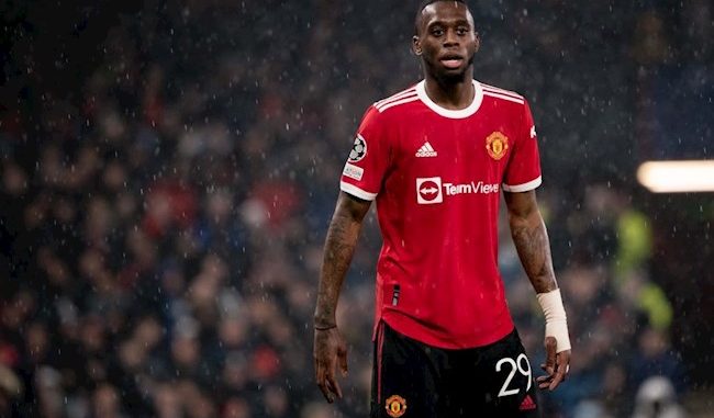 Danny Mills urges Erik ten Hag to sell Manchester United’s Aaron Wan-Bissaka - Bóng Đá