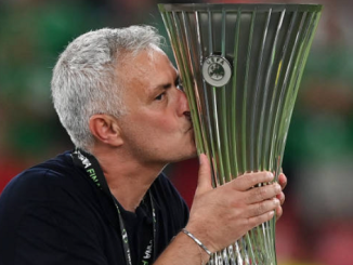 50 sắc thái của Jose Mourinho ngày Roma nhận cúp - Bóng Đá