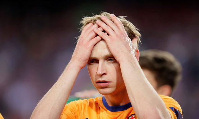 Barcelona ‘open to two Frenkie de Jong swap deals’ but not with Man Utd - Bóng Đá