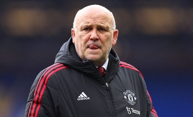 Mike Phelan đang chỉ Ten Hag một số điều cần làm ngay tại OTF - Bóng Đá