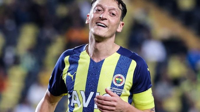 Rõ tương lai Ozil sau khi bị loại khỏi đội một - Bóng Đá