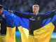 Oleksandr Zinchenko admits he wanted to return home to fight Russian troops in Ukraine but his family convinced him to stay - Bóng Đá