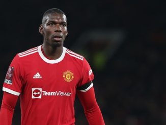 Saha chỉ trích thương vụ tồi tệ của Man Utd - Bóng Đá