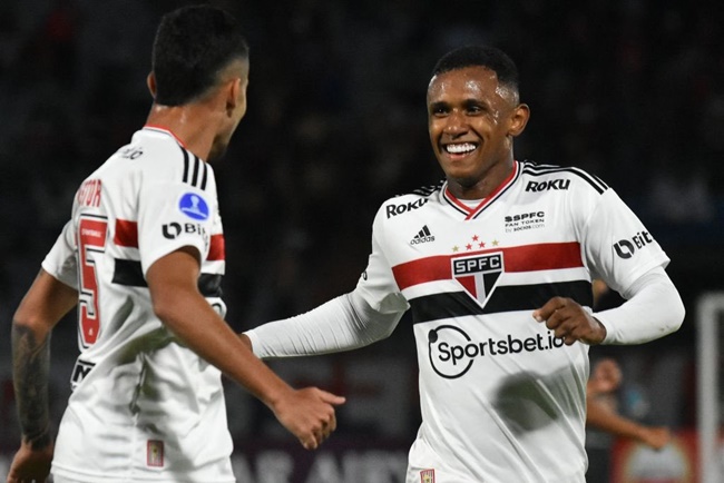 Marquinhos joins Arsenal from Sao Paulo - Bóng Đá