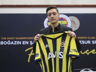 Ngã rẽ bất ngờ của Mesut Ozil - Bóng Đá