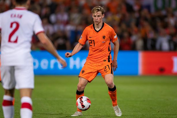 Frenkie de Jong 'empties out' Barcelona locker with Man Utd transfer inevitable - Bóng Đá