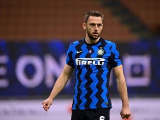 MANCHESTER UNITED AND ASTON VILLA ASK INTER FOR DE VRIJ - Bóng Đá