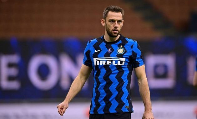 MANCHESTER UNITED AND ASTON VILLA ASK INTER FOR DE VRIJ - Bóng Đá