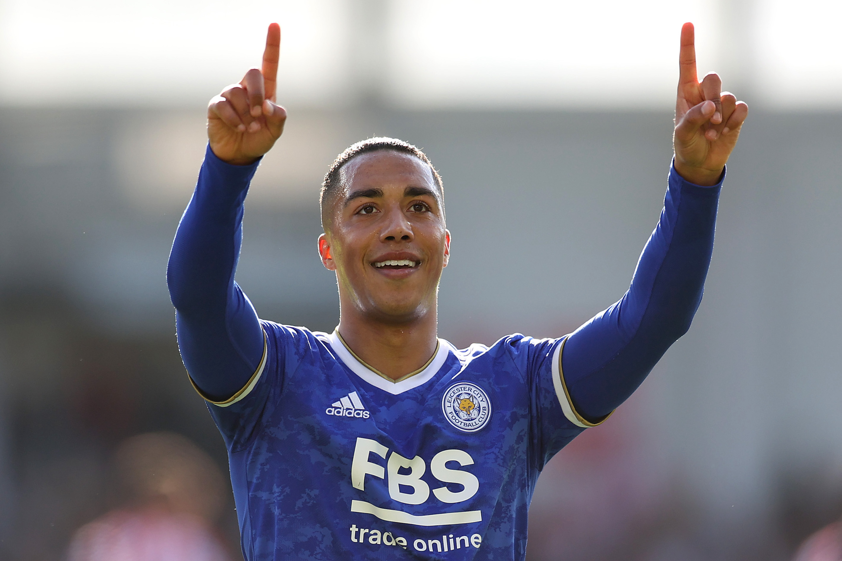 Erik ten Hag revives Manchester United’s interest in Leicester City contract rebel Youri Tielemans - Bóng Đá