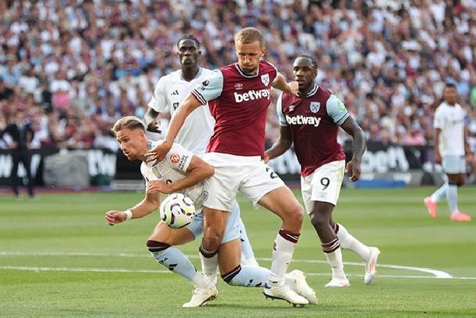 Soi kèo phạt góc Crystal Palace vs West Ham, 21h ngày 24/08